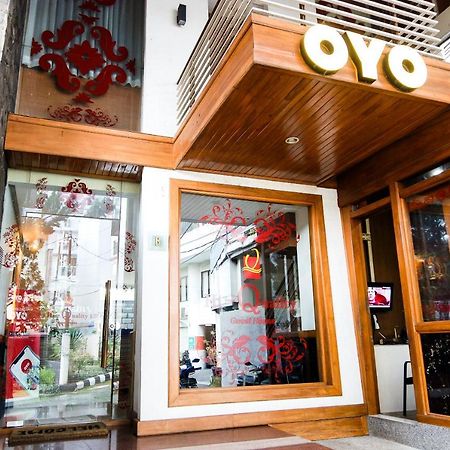Oyo 229 Hi Quality Hotel Бандунг Екстериор снимка