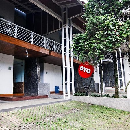 Oyo 229 Hi Quality Hotel Бандунг Екстериор снимка