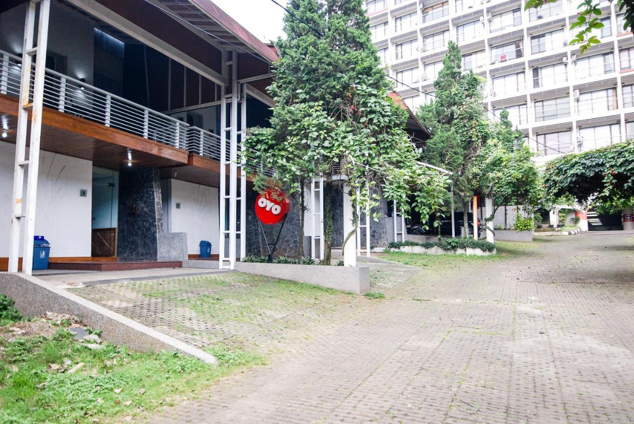 Oyo 229 Hi Quality Hotel Бандунг Екстериор снимка