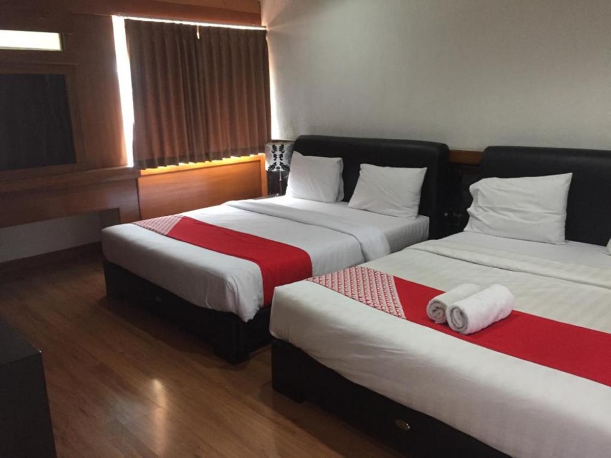 Oyo 229 Hi Quality Hotel Бандунг Екстериор снимка