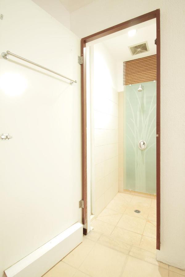 Oyo 229 Hi Quality Hotel Бандунг Екстериор снимка