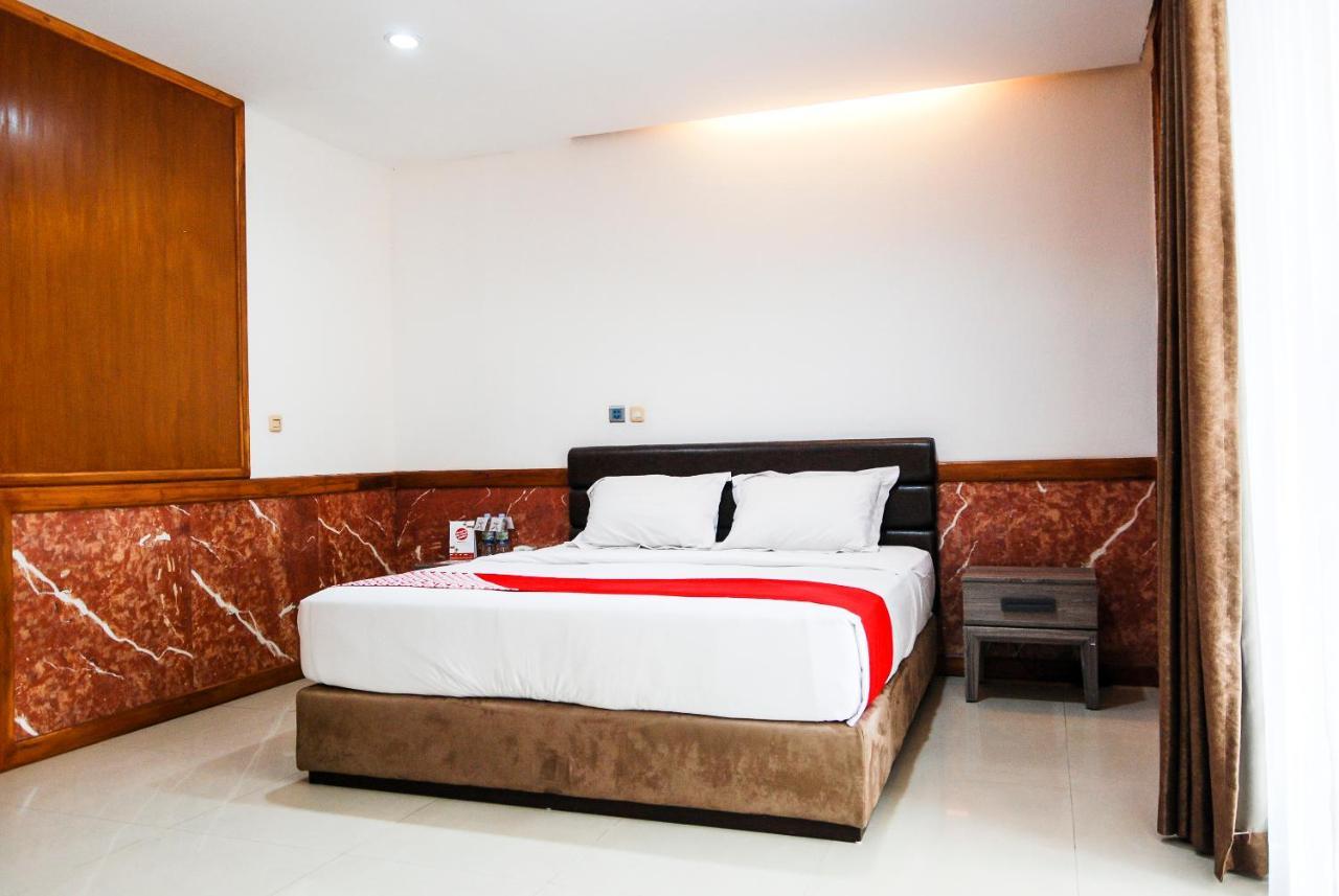 Oyo 229 Hi Quality Hotel Бандунг Екстериор снимка
