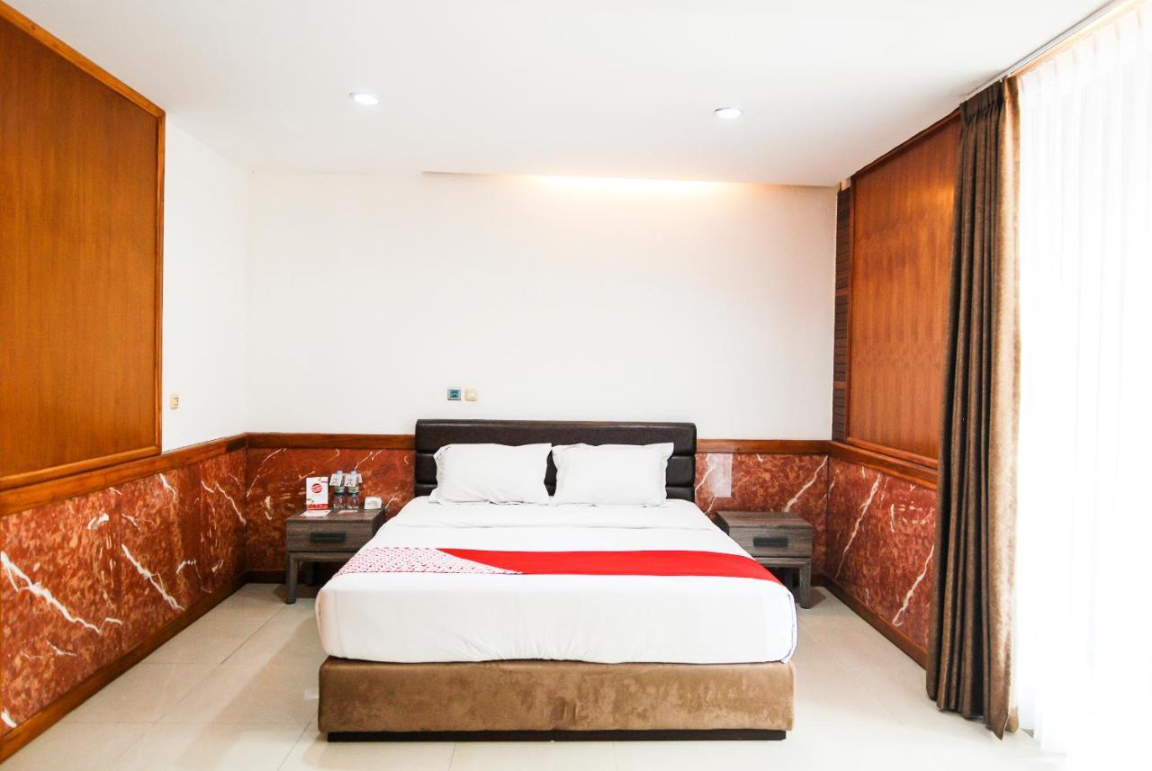Oyo 229 Hi Quality Hotel Бандунг Екстериор снимка