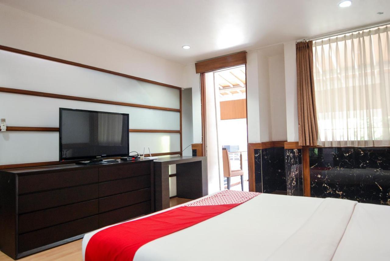 Oyo 229 Hi Quality Hotel Бандунг Екстериор снимка