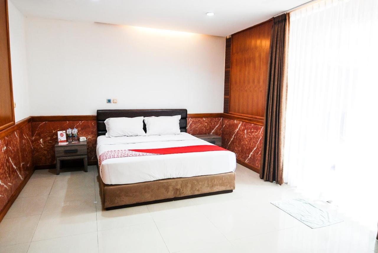 Oyo 229 Hi Quality Hotel Бандунг Екстериор снимка