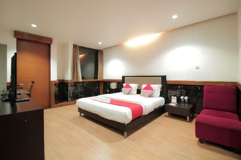 Oyo 229 Hi Quality Hotel Бандунг Екстериор снимка