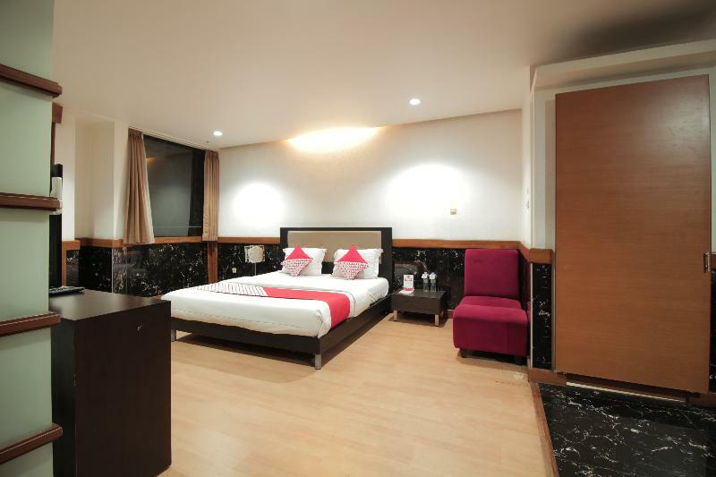 Oyo 229 Hi Quality Hotel Бандунг Екстериор снимка