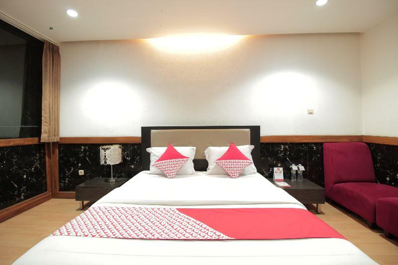 Oyo 229 Hi Quality Hotel Бандунг Екстериор снимка