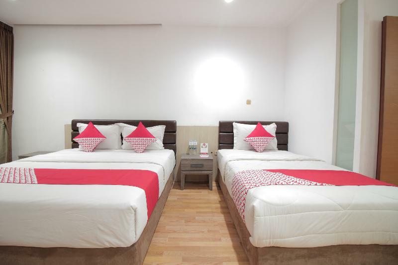 Oyo 229 Hi Quality Hotel Бандунг Екстериор снимка