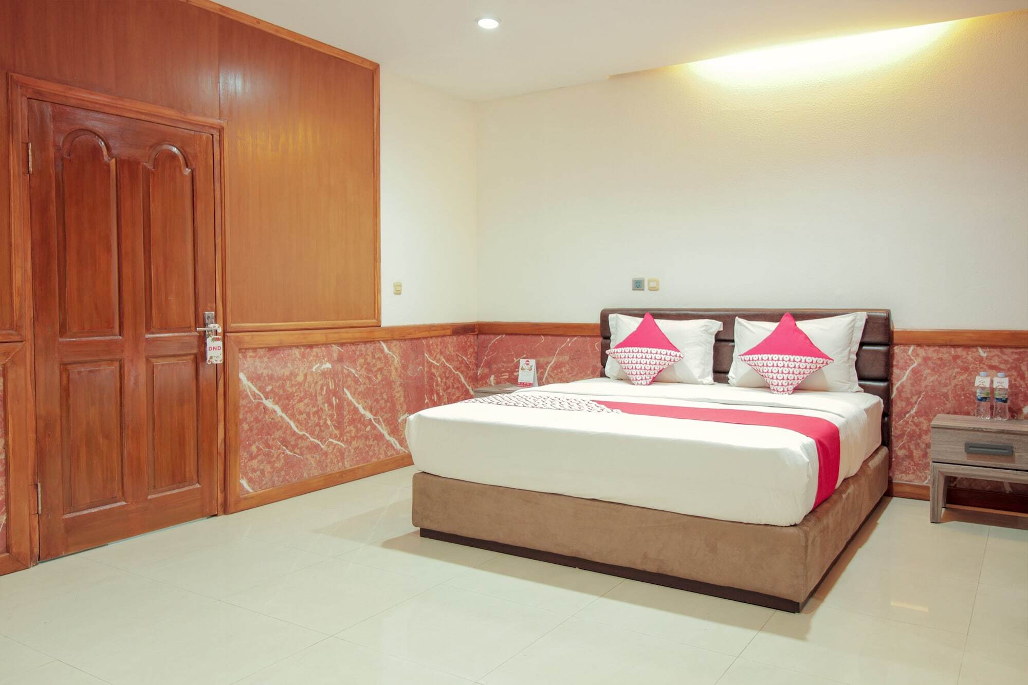 Oyo 229 Hi Quality Hotel Бандунг Екстериор снимка