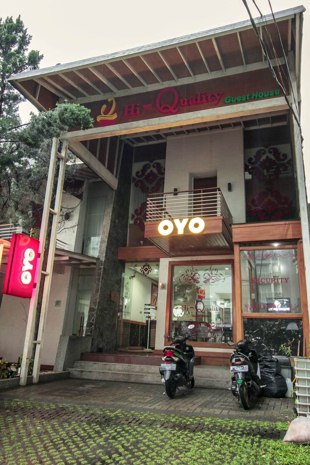 Oyo 229 Hi Quality Hotel Бандунг Екстериор снимка