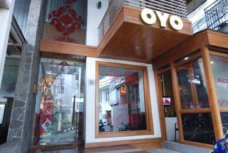Oyo 229 Hi Quality Hotel Бандунг Екстериор снимка